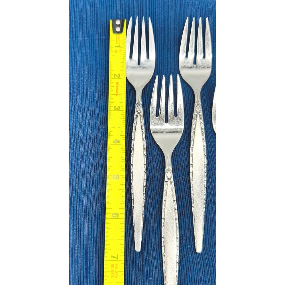 Oneida Community Venetia Salad Fork Set 12 Piece Stainless Silverware - Picture 6 of 6